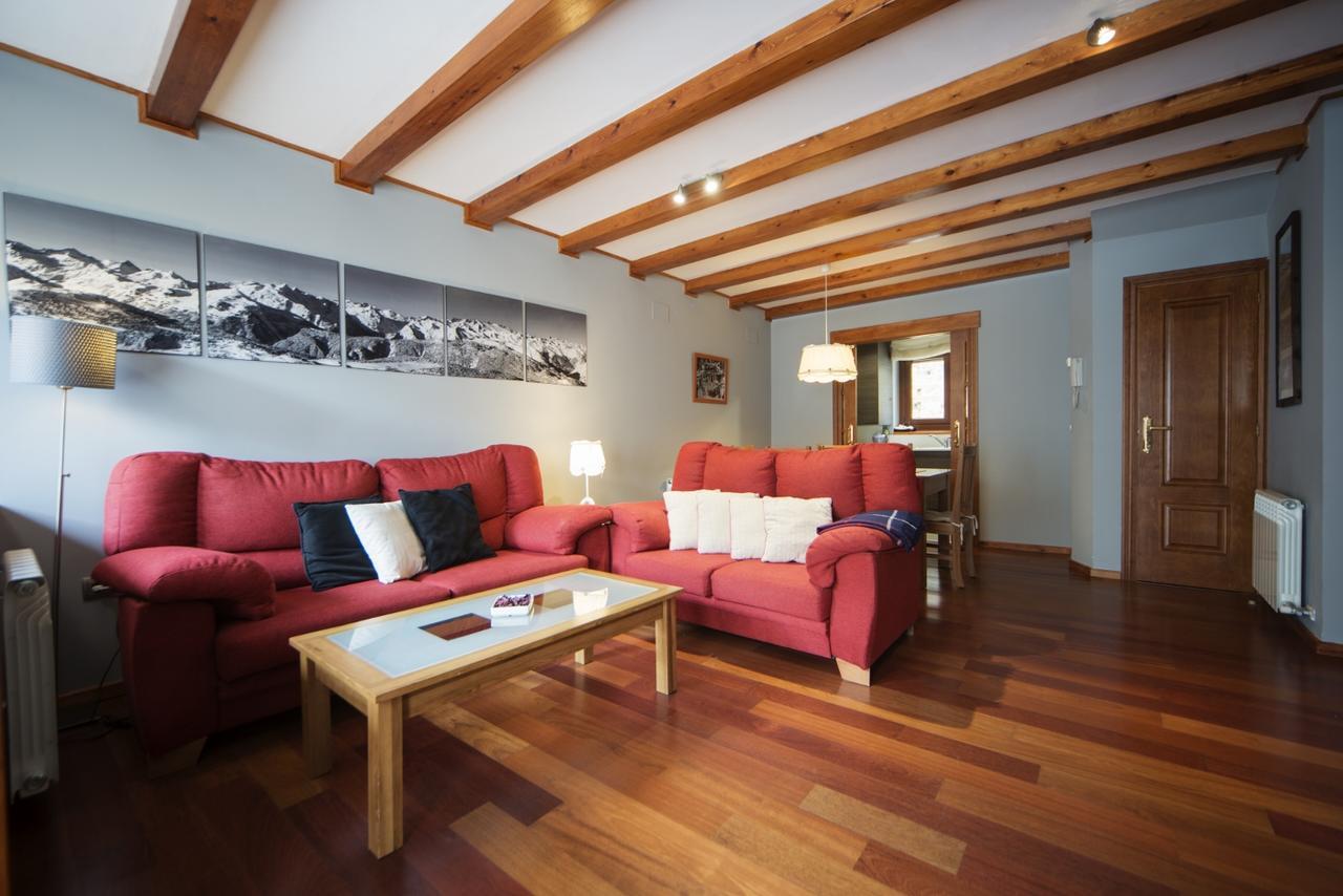 Cap Dera Vila - Apartamentos Turisticos Vielha Exteriör bild