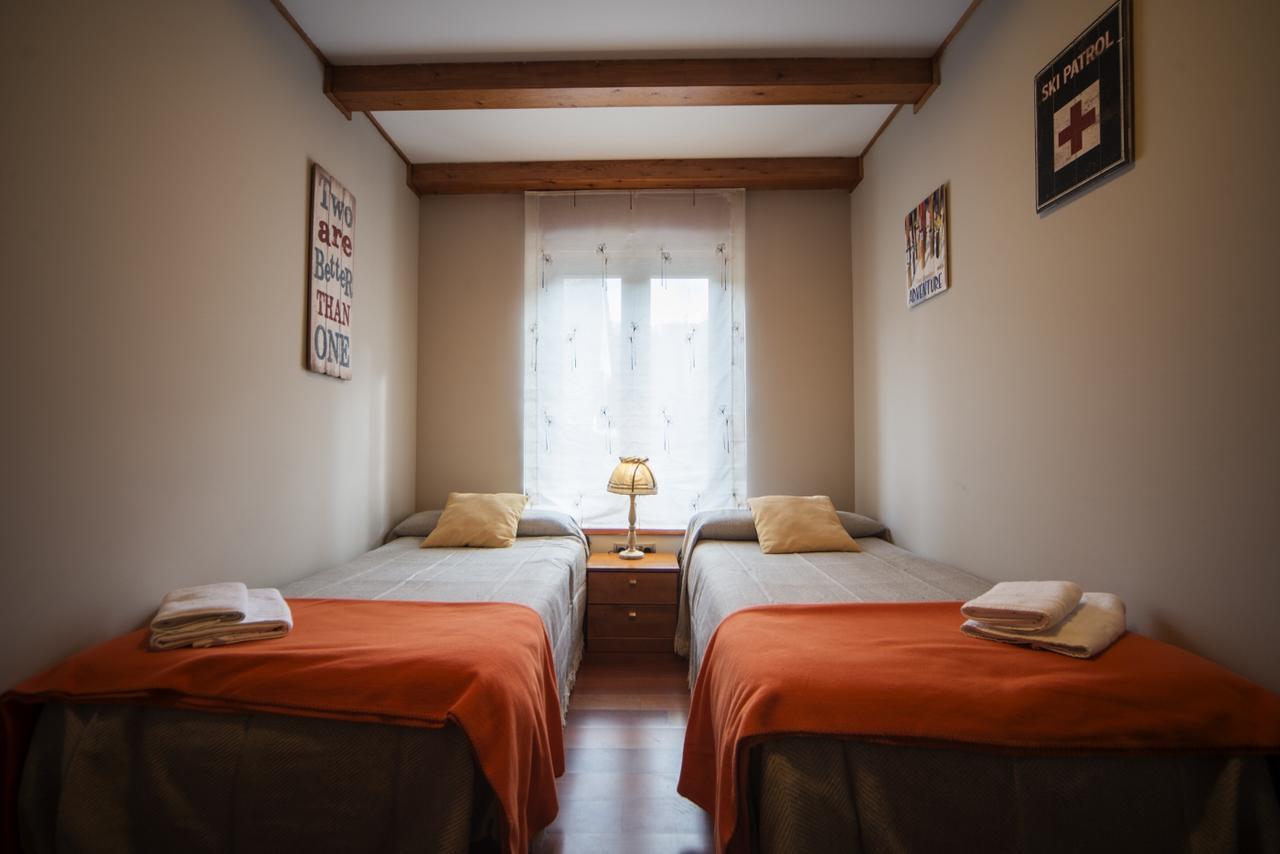Cap Dera Vila - Apartamentos Turisticos Vielha Exteriör bild