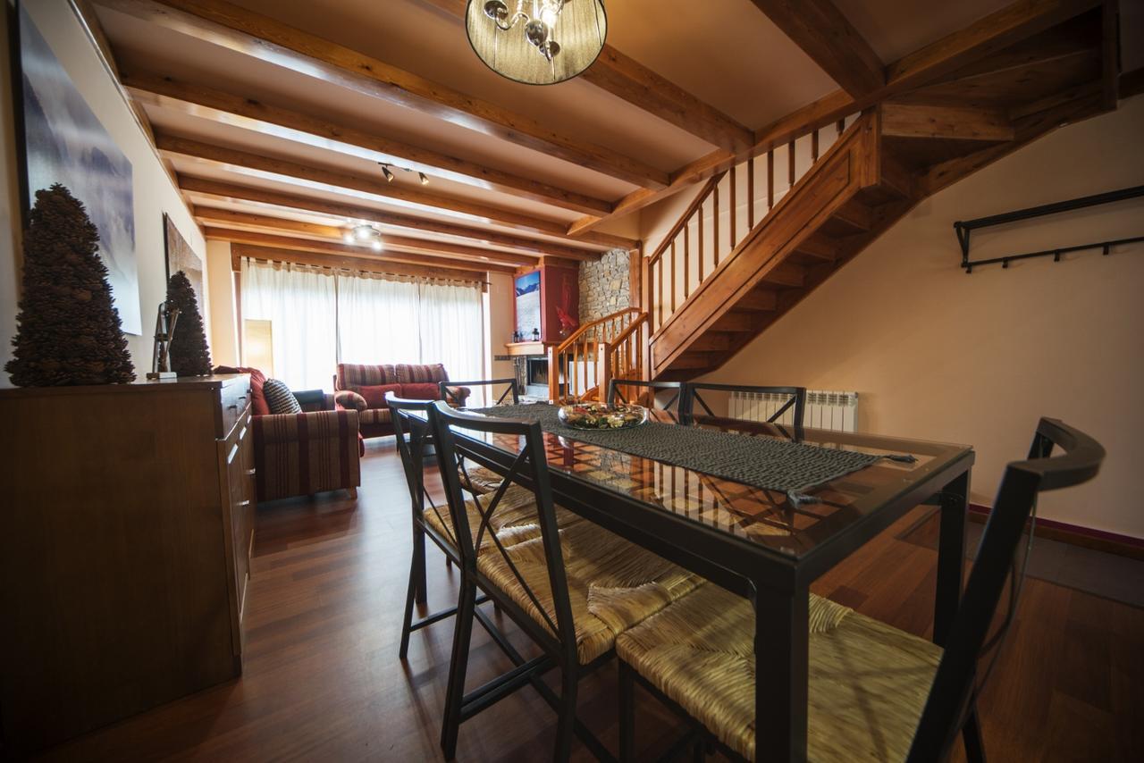Cap Dera Vila - Apartamentos Turisticos Vielha Exteriör bild