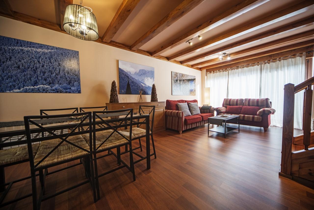 Cap Dera Vila - Apartamentos Turisticos Vielha Exteriör bild
